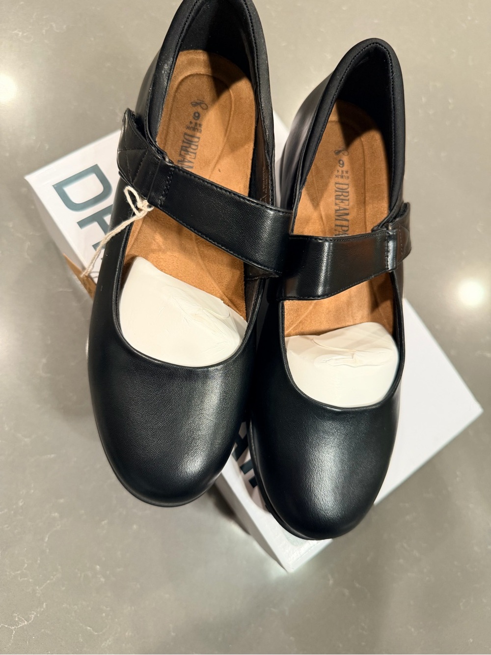 Dream Pairs Black Mary Jane Strap Flats
